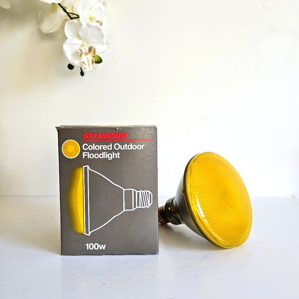 Vintage Sylvania Yellow Floodlight 100W Outdoor Bulb Made USA PAR